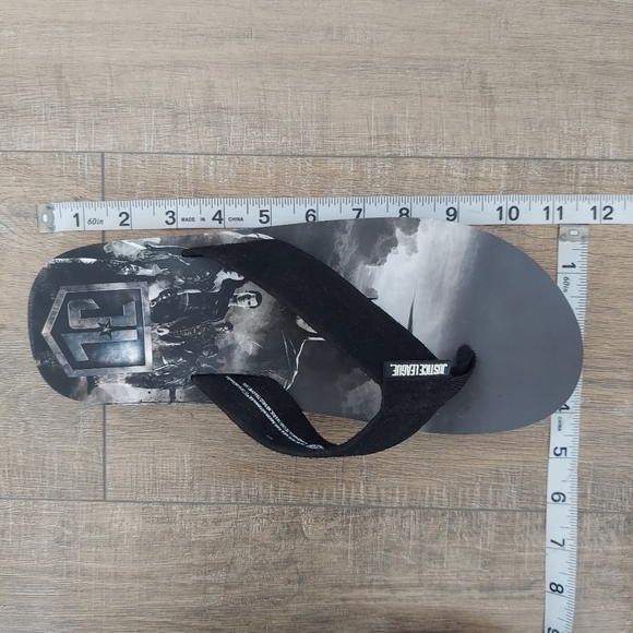 Justice League Flip Flops - Picture 8 of 8